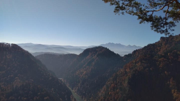 High Hill Mountains