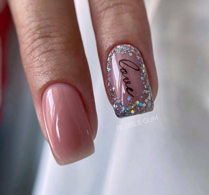 nails