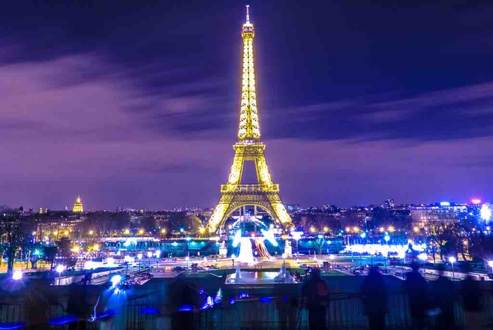 Lighting paris......