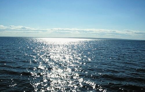 море