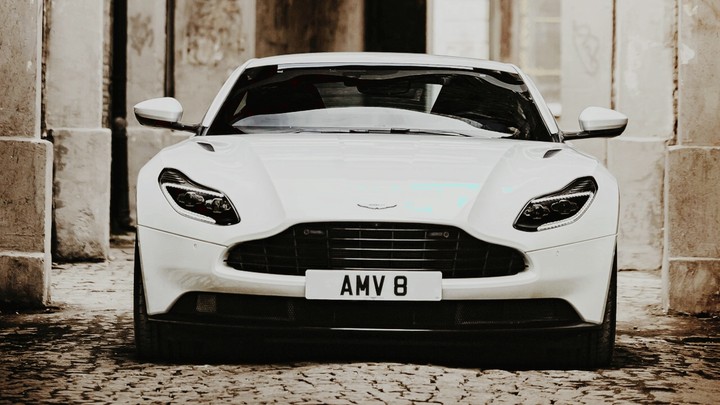 Aston martin db11