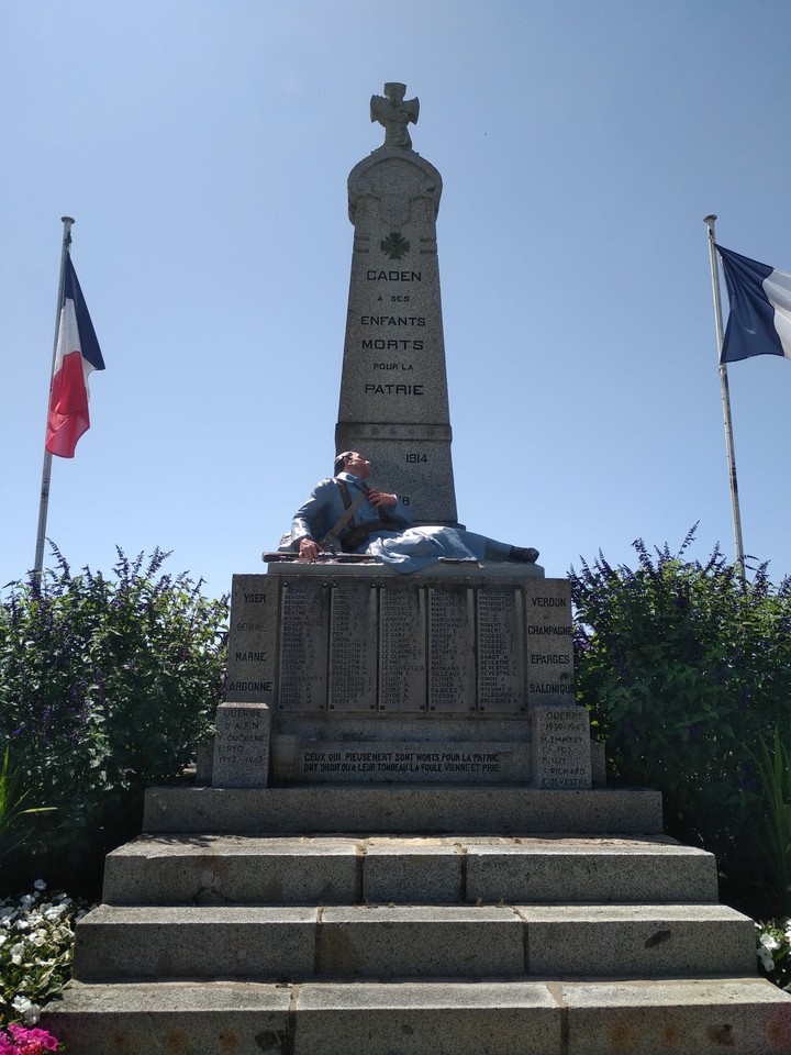 monument commémoratif caden Morbihan (56)