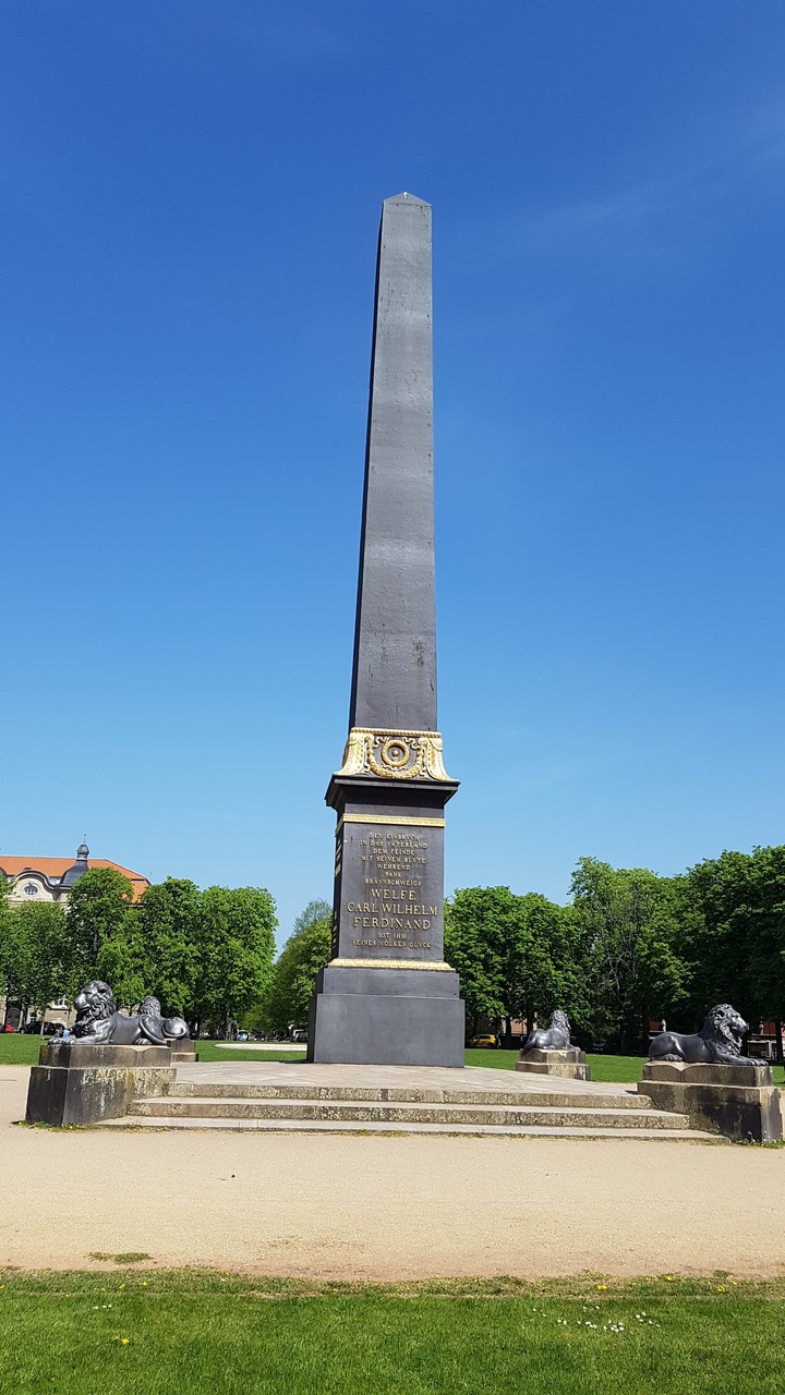 the lionwall in braunschweig