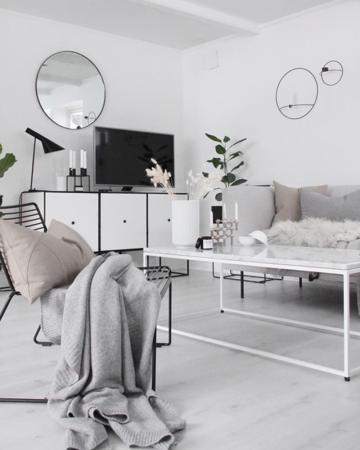 monochrome