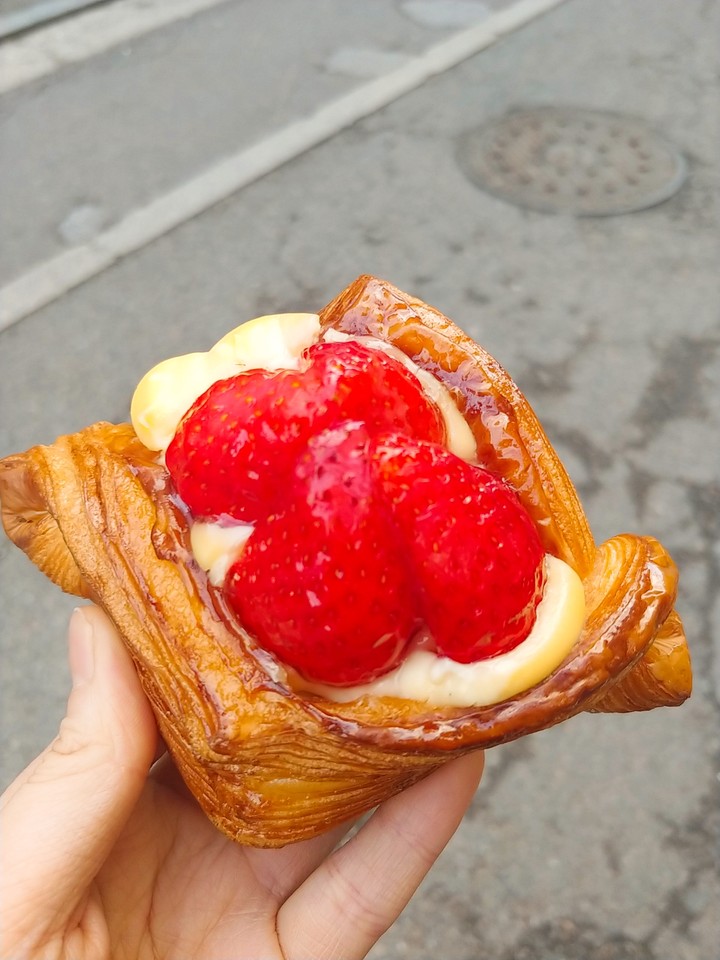 strawberry ? bread ?