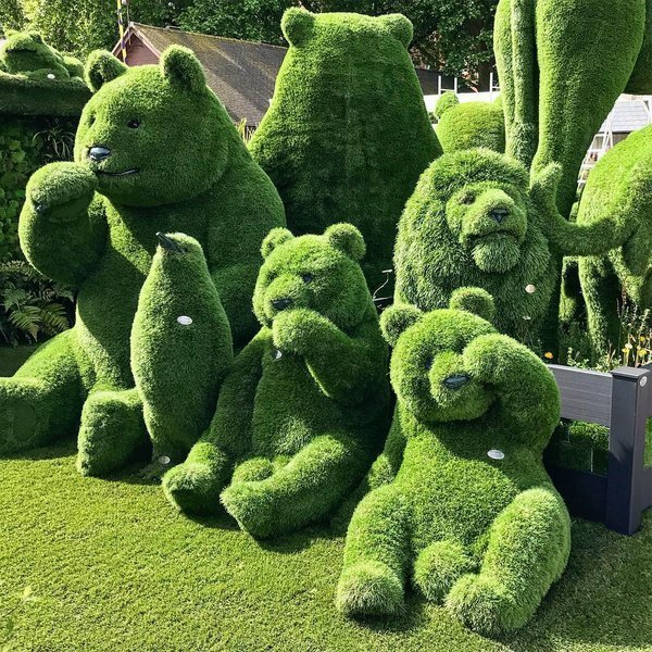 topiary menagerie