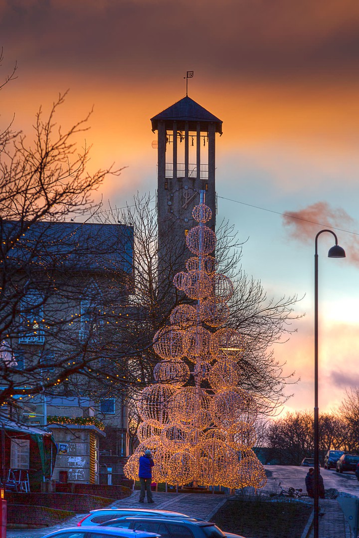 HAVE A BEAUTIFUL CHRISTMAS!