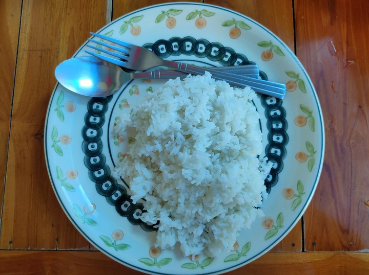 Hot steamed rice Ready to eat