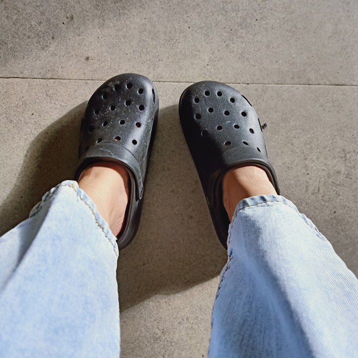 crocs