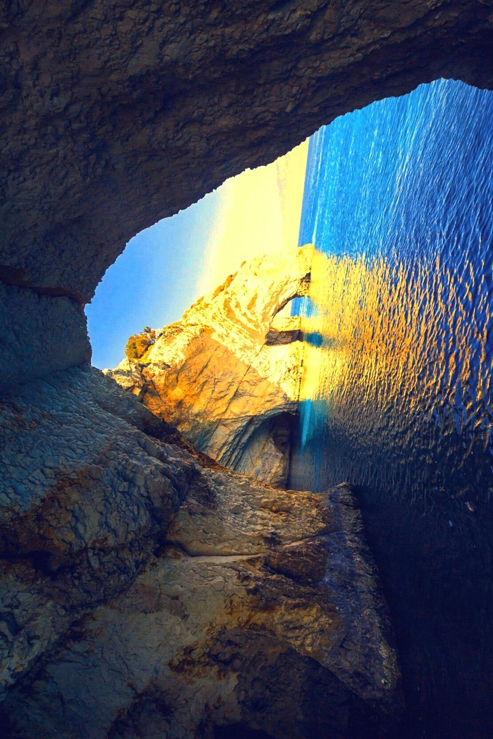GOLDEN ROCK