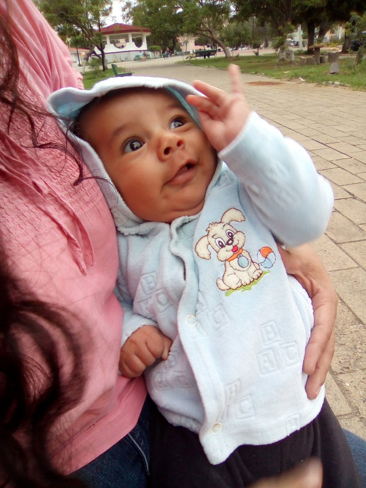Feliz