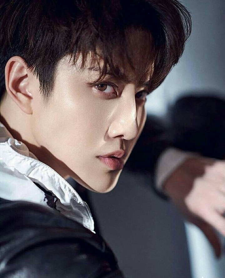 wooow his look