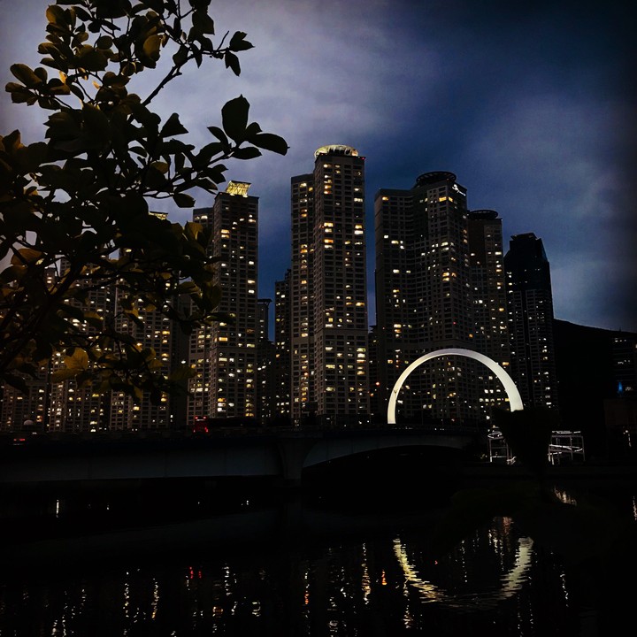 강변