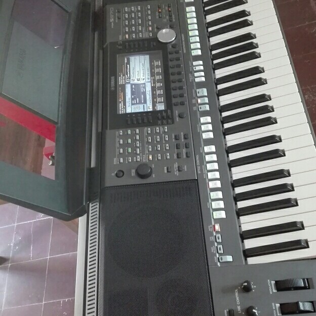 Yamaha psr -S970