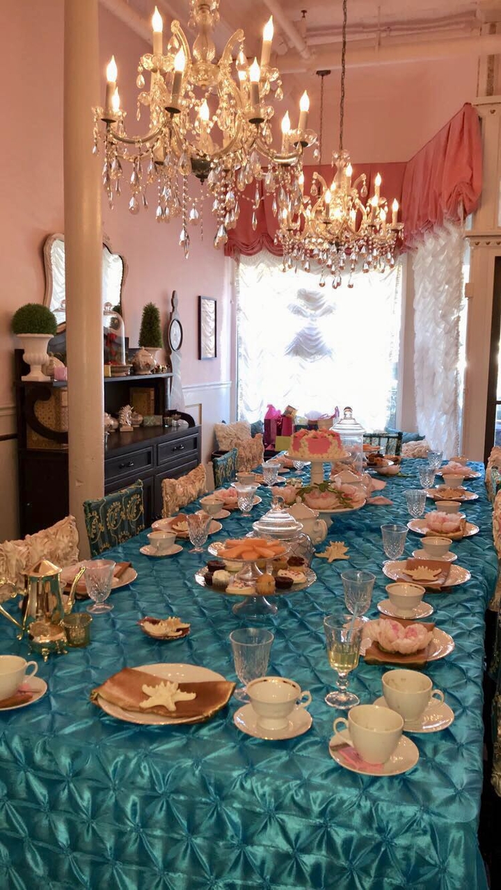 Table Fit For A Queen 
