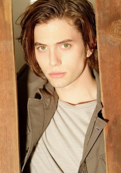 ohhhh... he so hot... ❤️