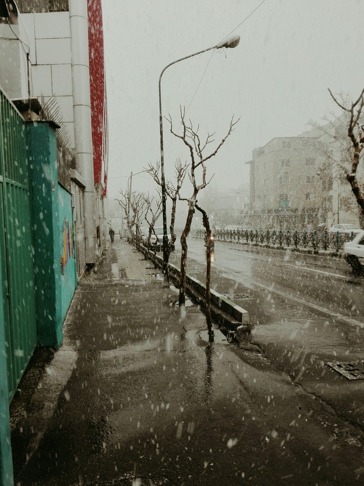 snow in tehran