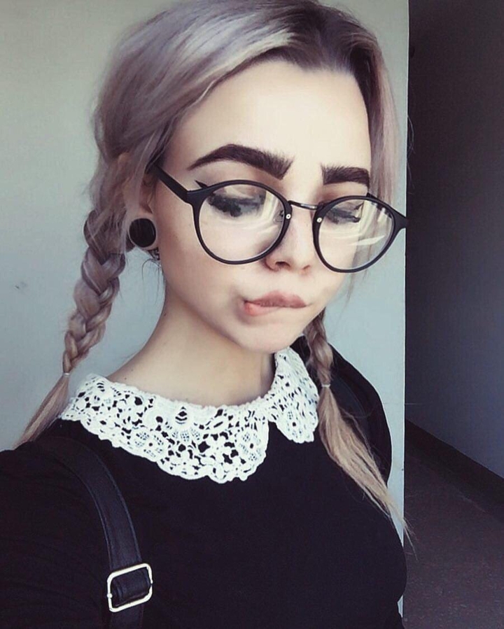 Девушка
