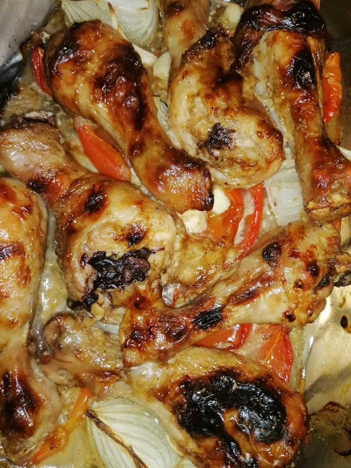 тигр любит мясо..