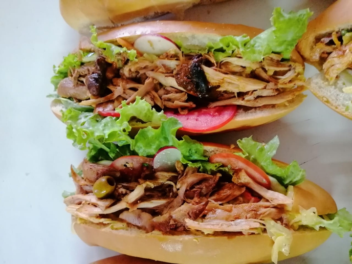 panes con pollo