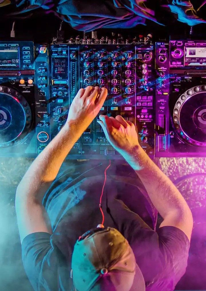 Dj