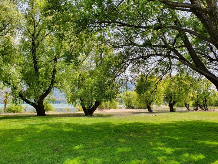 Lakeside Retreat