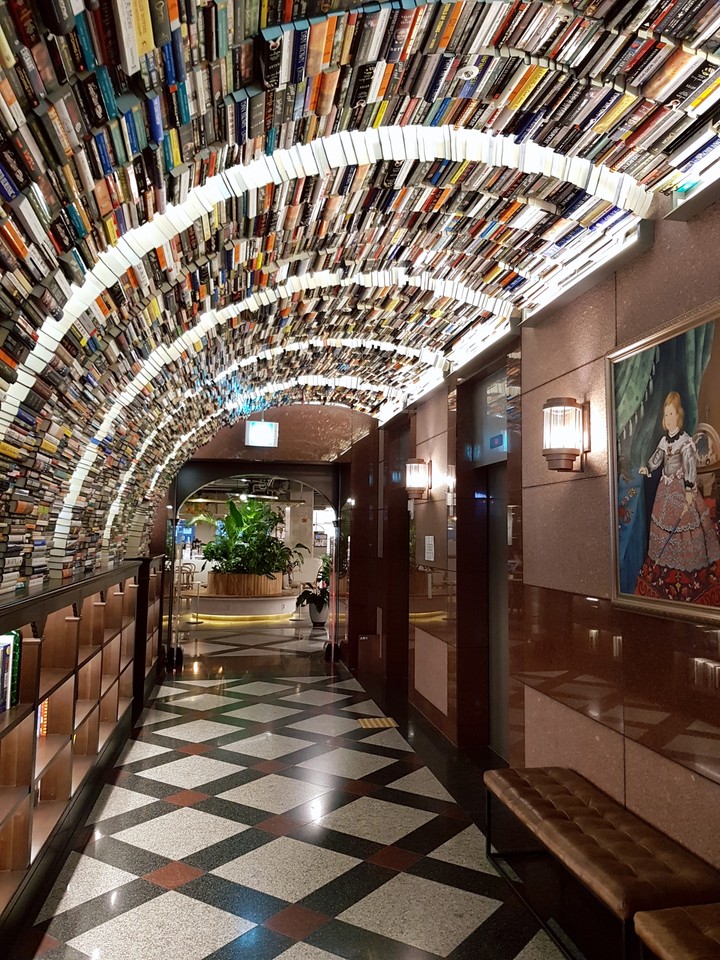 book tunnel