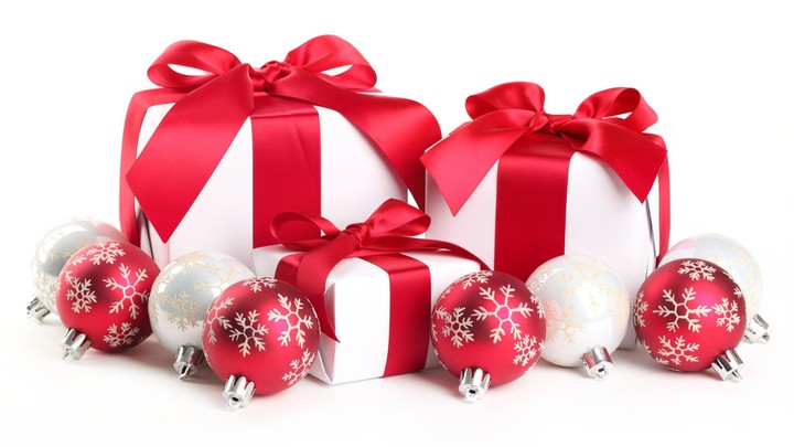 regalos navideños rojos