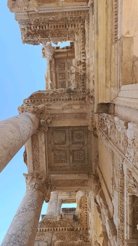 Architecture, Carving achtergronden