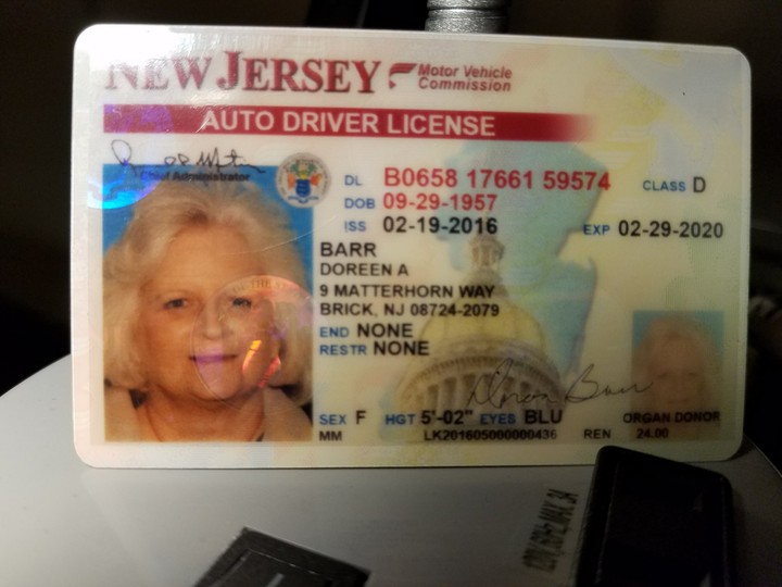 Doreen Barr DL