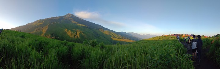 Climb to the Mountain Pundak