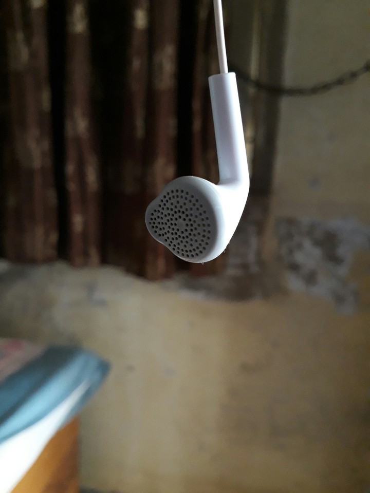 ear phone