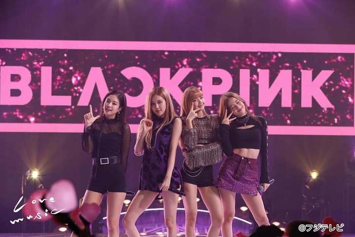 Jennie,Rose,Lisa,Jisoo