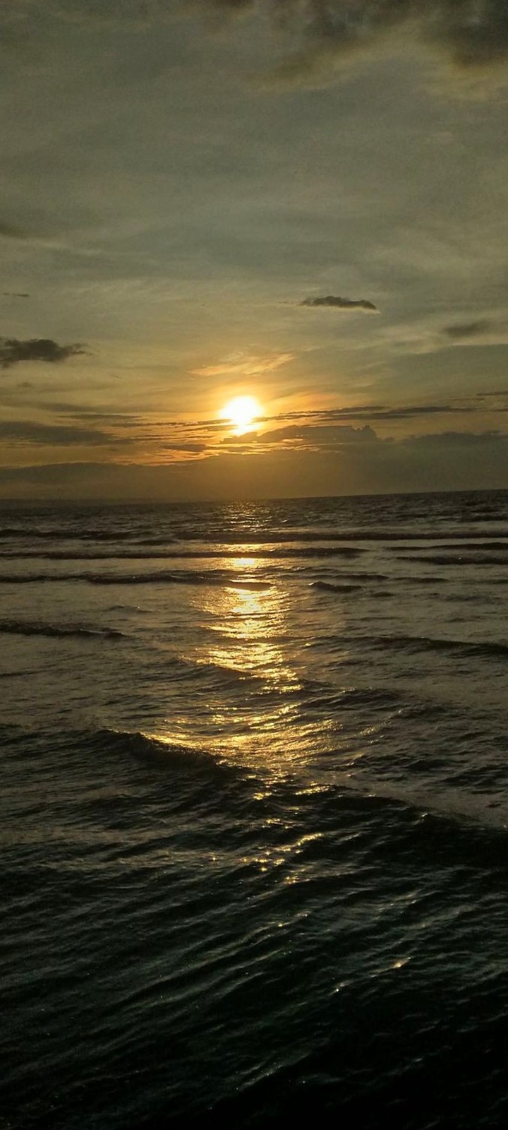 Night reflections (golden version)