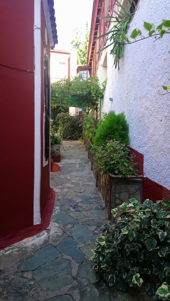 gardens path