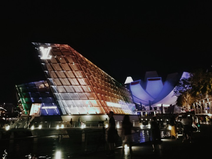 Lv building