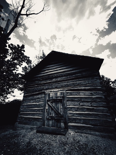 Cottage in Mono