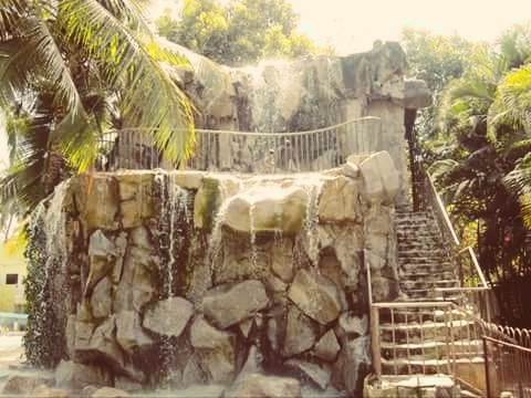 This is looking real. This is the picture of a waterpark