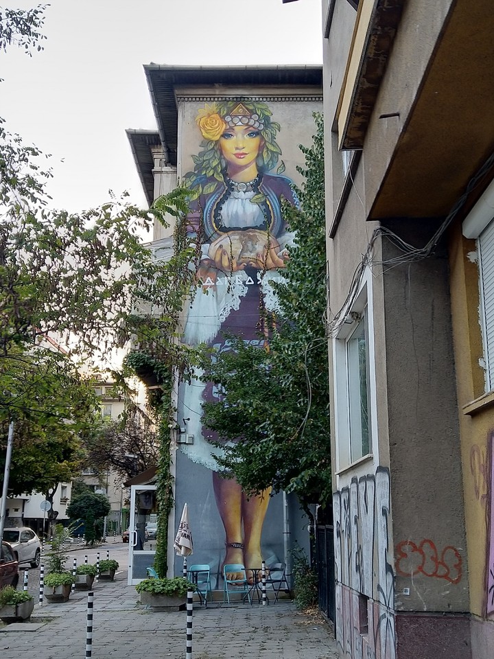 girl in traditional bulgarian garb