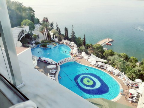 Otel Havuz Manzarası