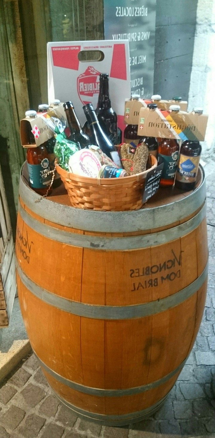 CHEERS FROM ANNECY