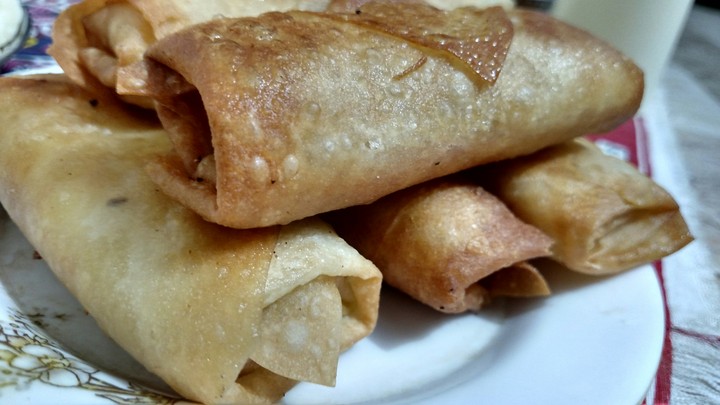 CHIKEN ROLLS