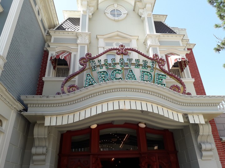Discovery Arcade Disneyland Paris
