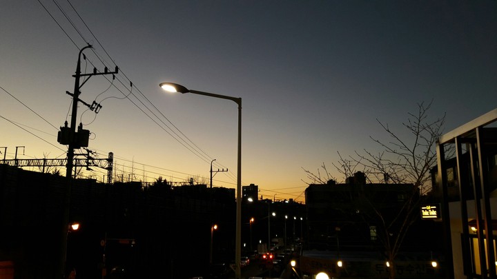 평범한 (feer가로등)