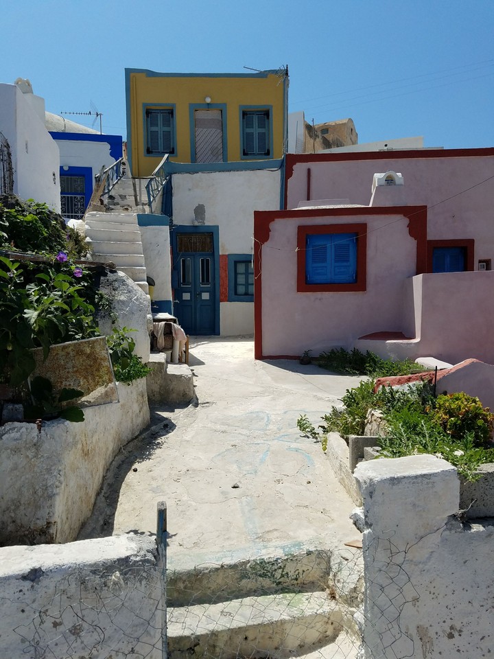 Perissa Square