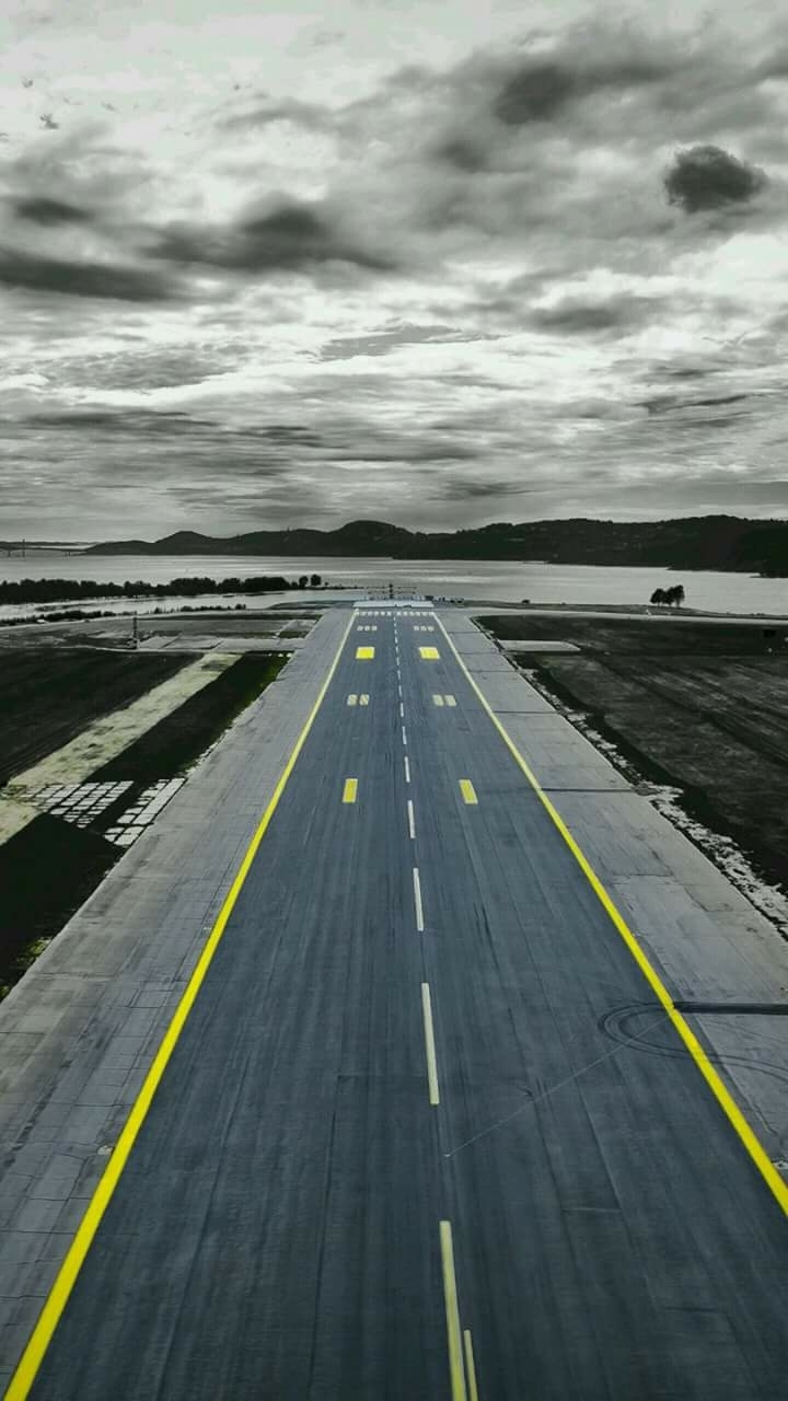 street airplane