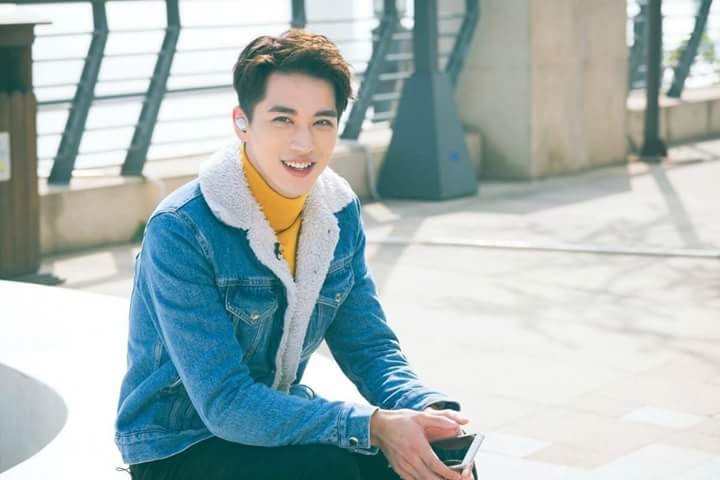 Who's XU WEIZHOU's favorite singer