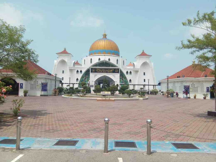 malacca mosque, Malaysia