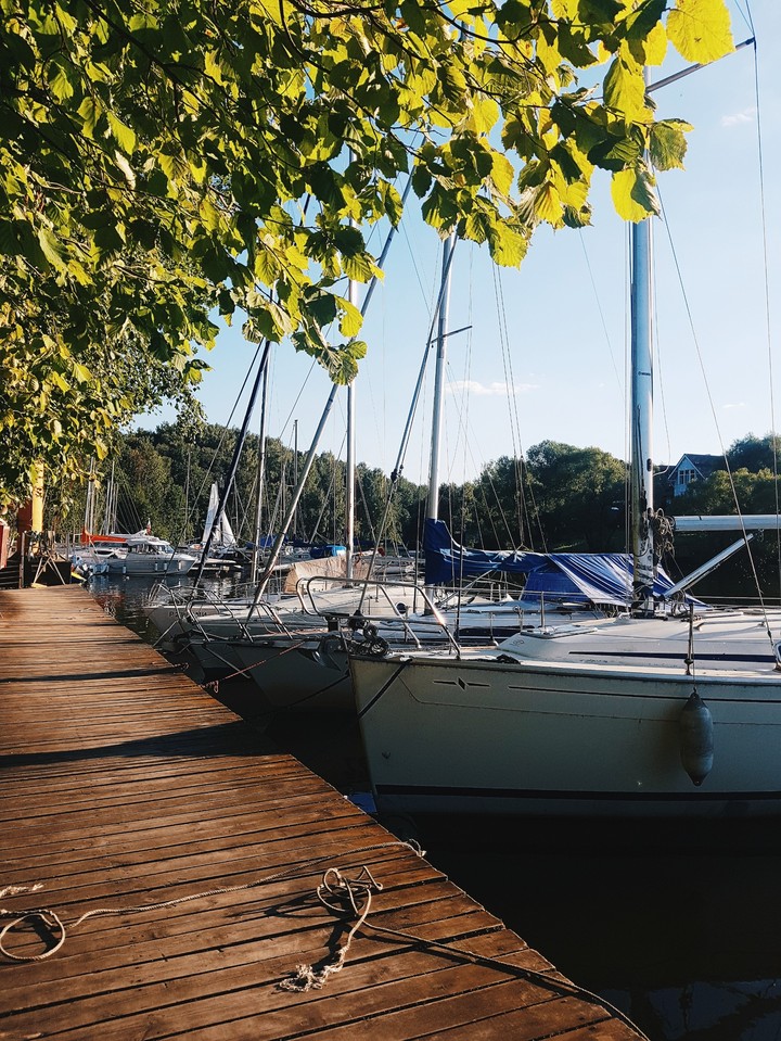 yacht club