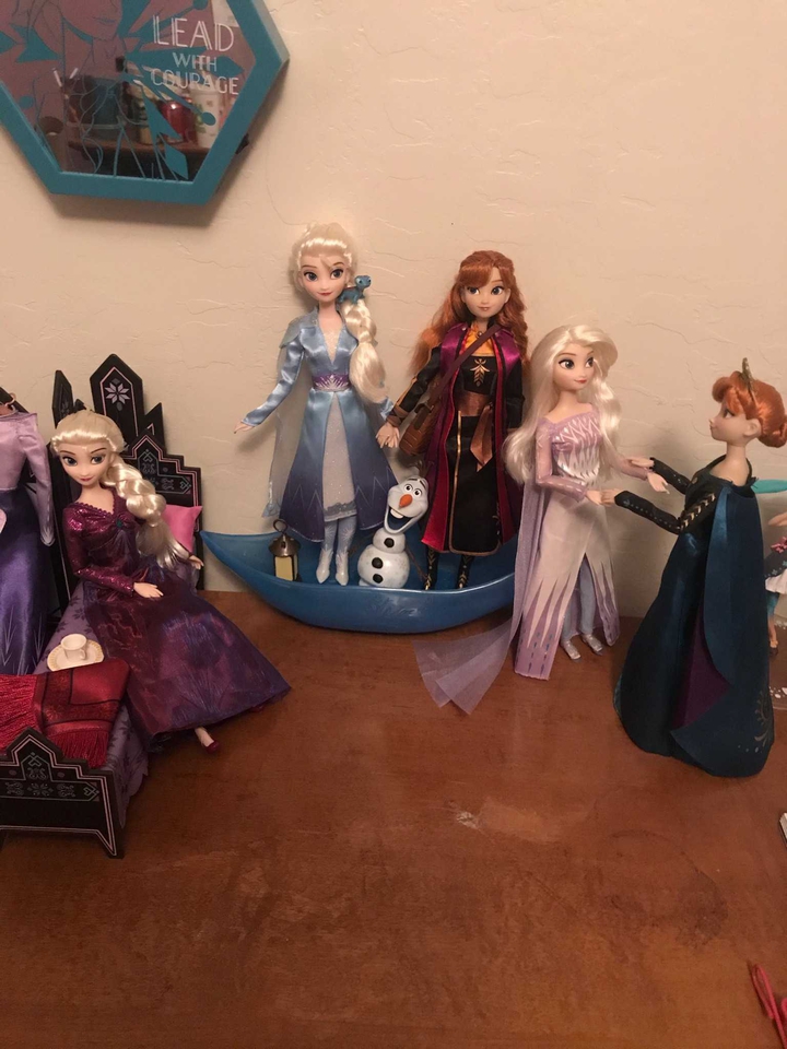 Frozen 2 dolls